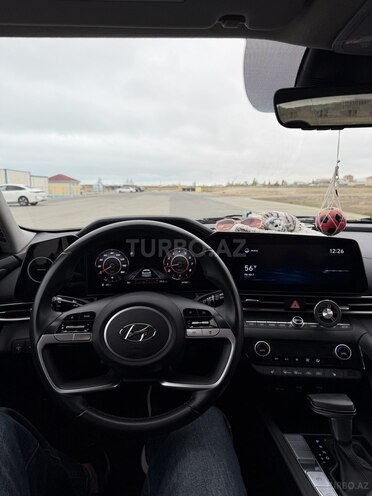 Hyundai Elantra-15