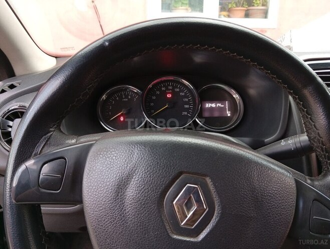 Renault Logan-6