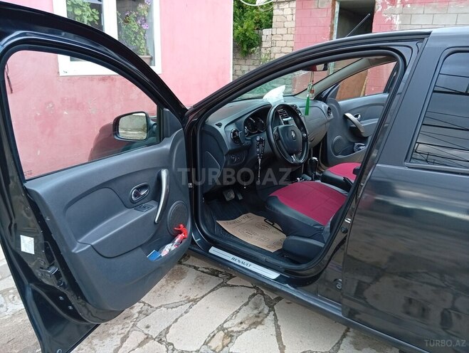 Renault Logan-7