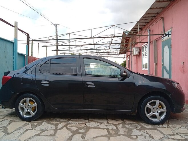Renault Logan-11
