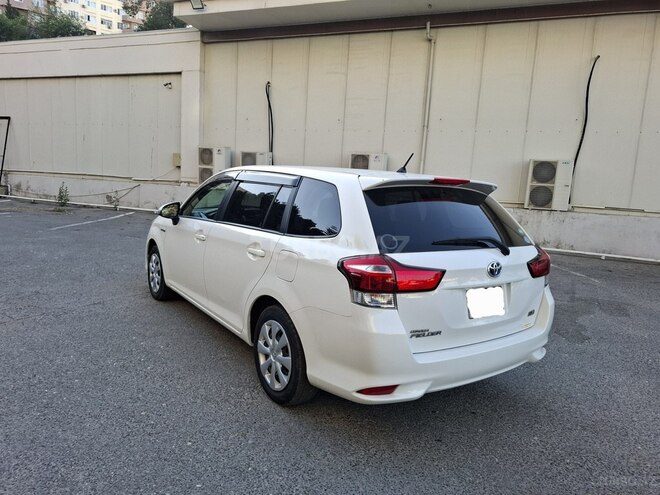 Toyota Corolla Fielder-15