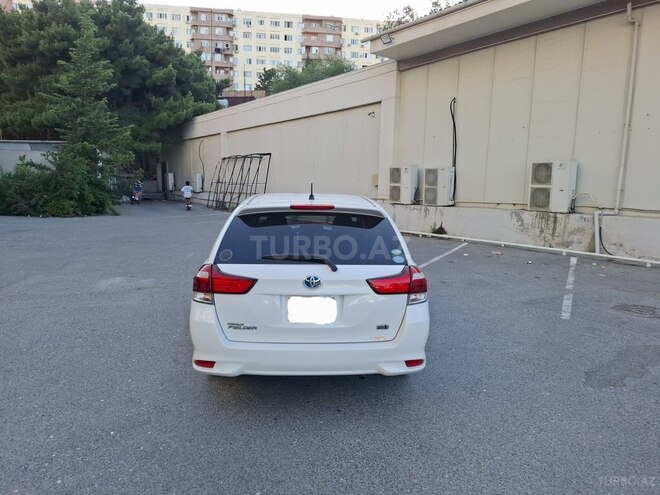 Toyota Corolla Fielder-2