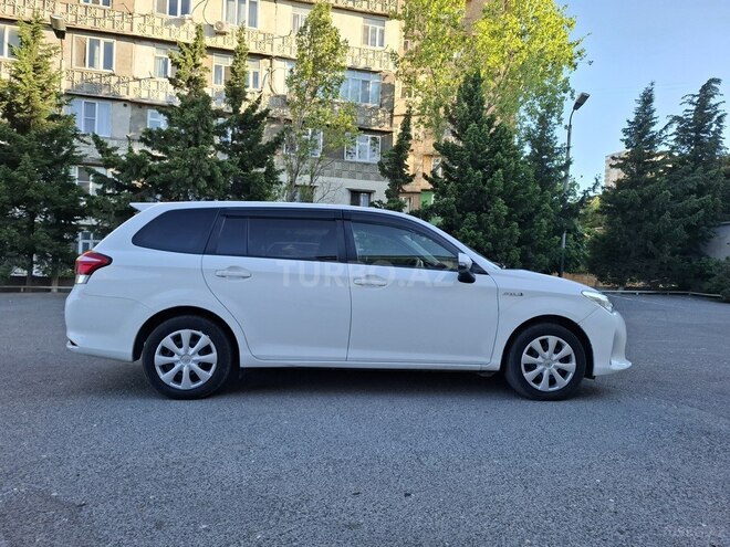 Toyota Corolla Fielder-6