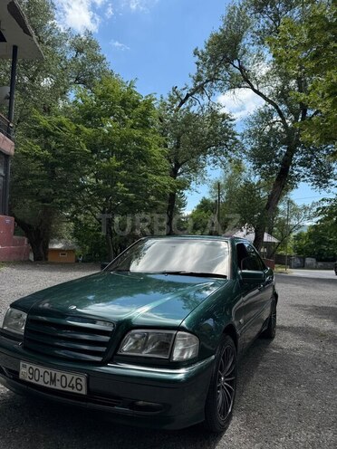 Mercedes C 240-11