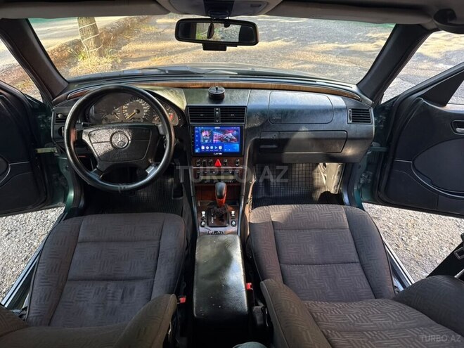 Mercedes C 240-17