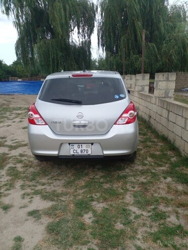 Nissan Tiida-2