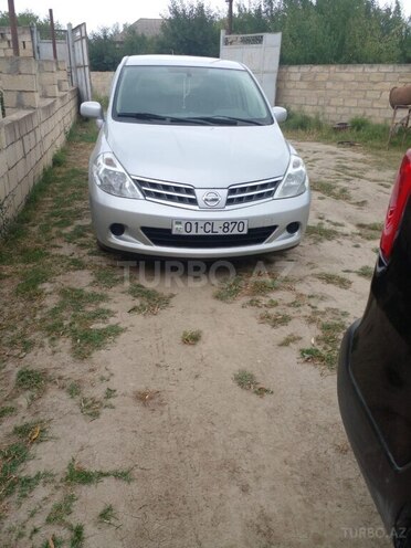 Nissan Tiida-1
