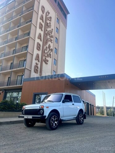 LADA (VAZ) Niva-8