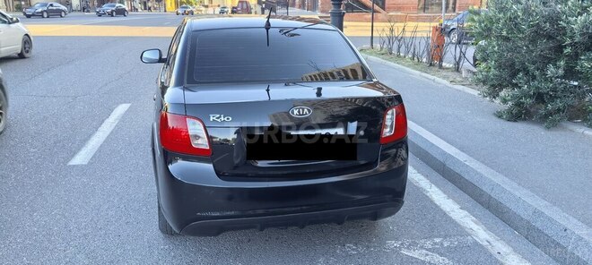 Kia Rio-4
