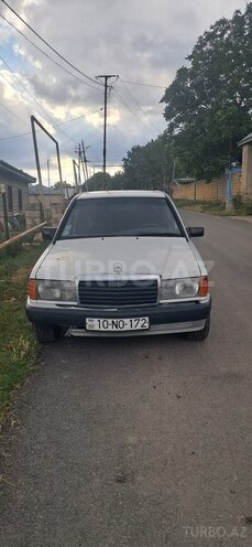 Mercedes 190-15