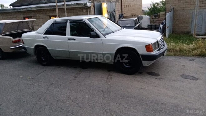 Mercedes 190-8
