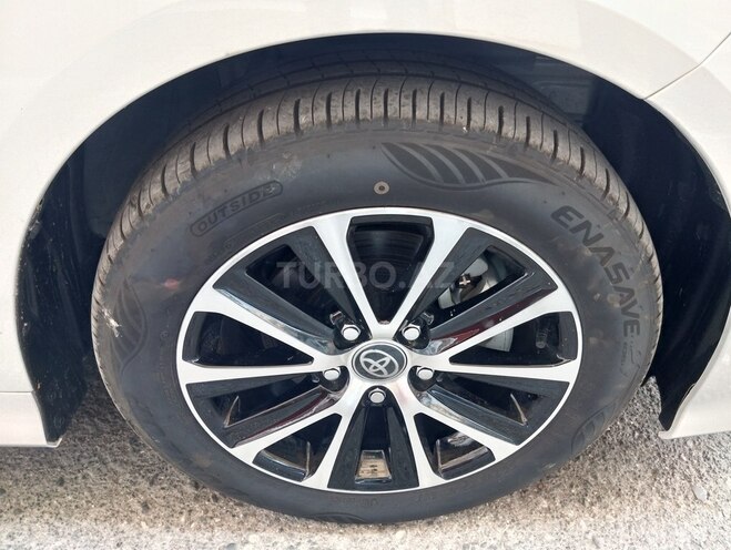 Toyota Corolla-10