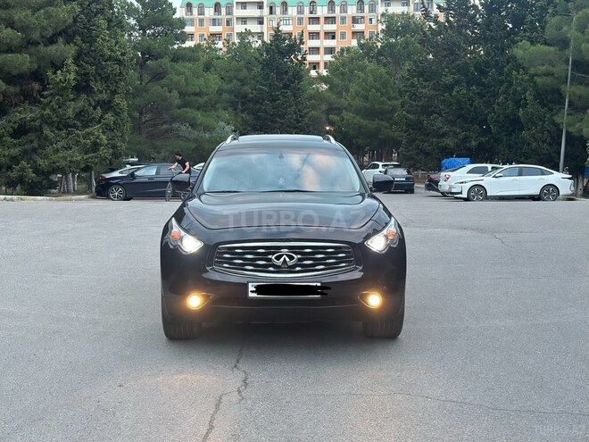 Infiniti FX35-1