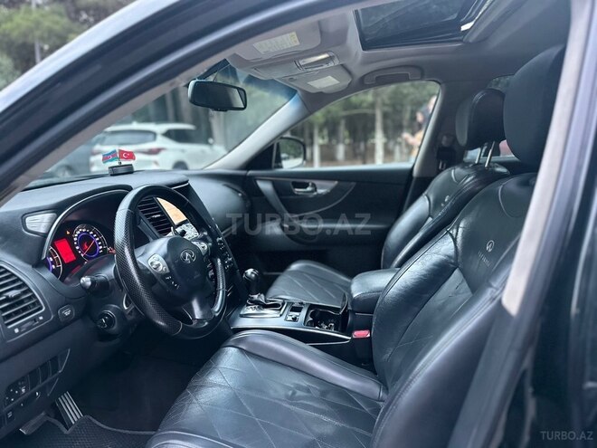 Infiniti FX35-11