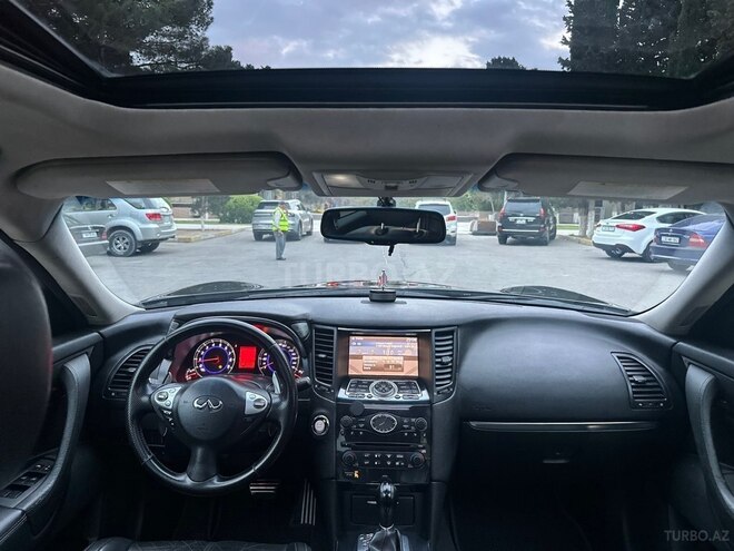 Infiniti FX35-17