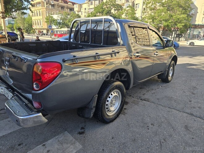 Mitsubishi L200-9
