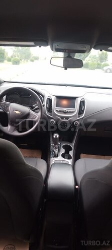 Chevrolet Cruze-12