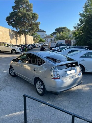 Toyota Prius-4