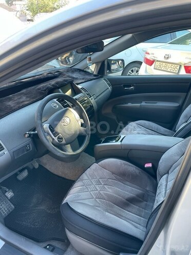 Toyota Prius-5