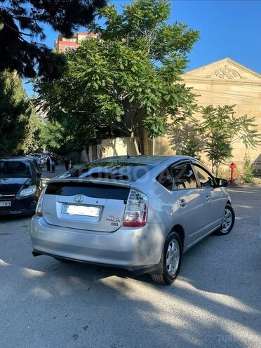 Toyota Prius-2