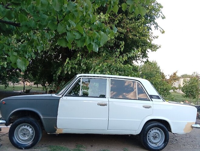 LADA (VAZ) 21011-3