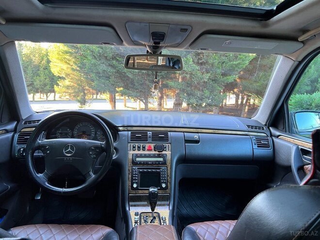 Mercedes E 320-6