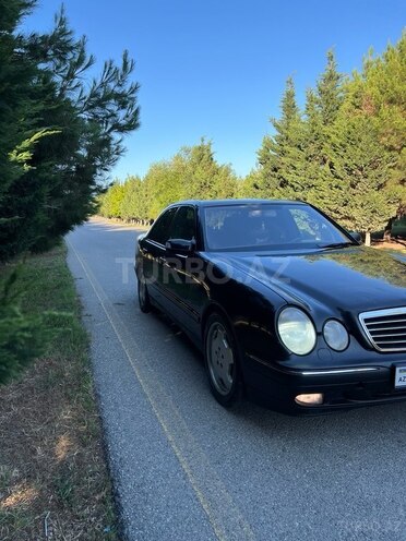 Mercedes E 320-4