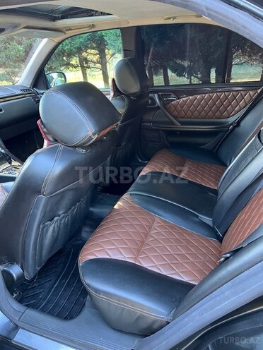 Mercedes E 320-7