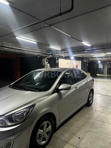 Hyundai Accent-3