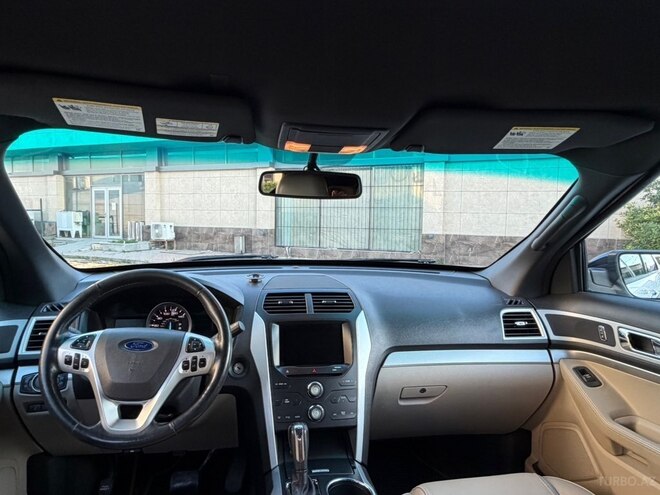 Ford Explorer-4