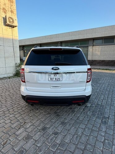 Ford Explorer-3