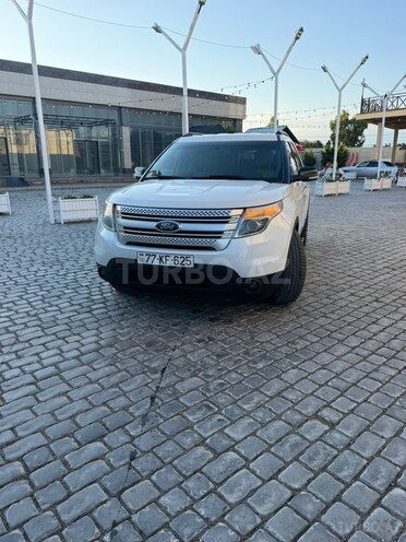 Ford Explorer-2