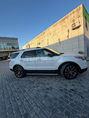Ford Explorer-5