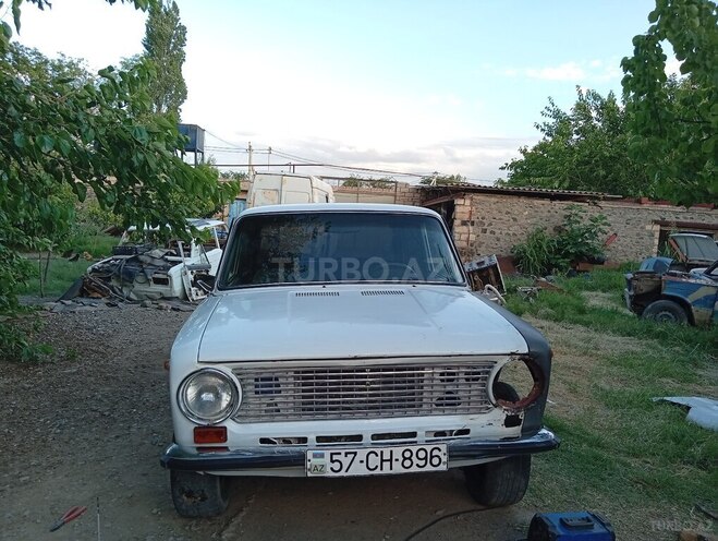 LADA (VAZ) 21011-1