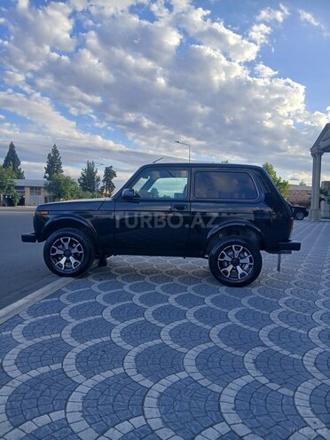 LADA (VAZ) Niva-9