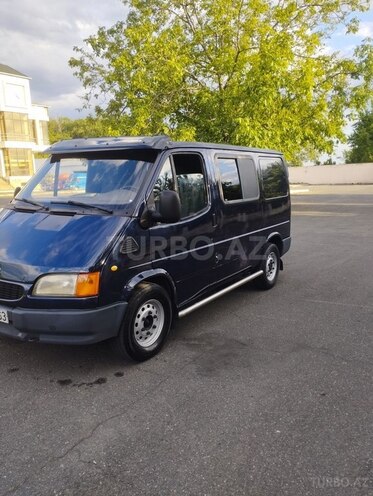 Ford Transit-4