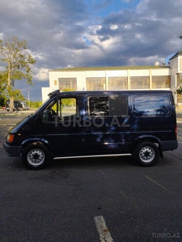 Ford Transit-6