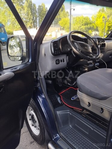 Ford Transit-10