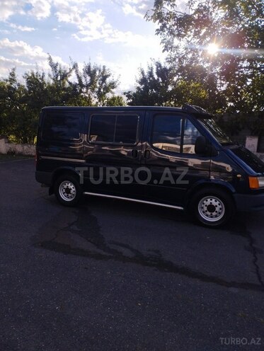 Ford Transit-7