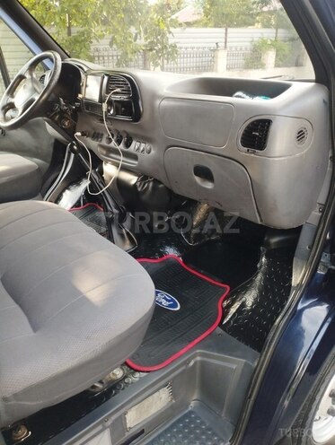 Ford Transit-17