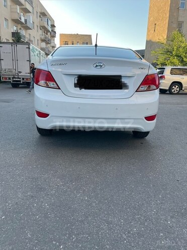 Hyundai Accent-2