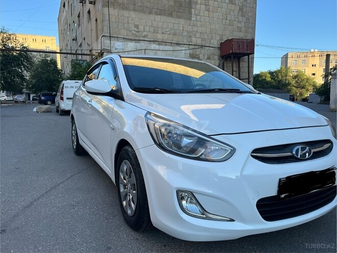 Hyundai Accent-6