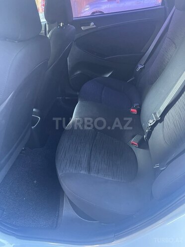 Hyundai Accent-9