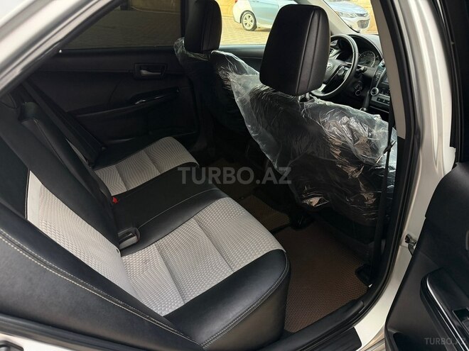 Toyota Camry-16