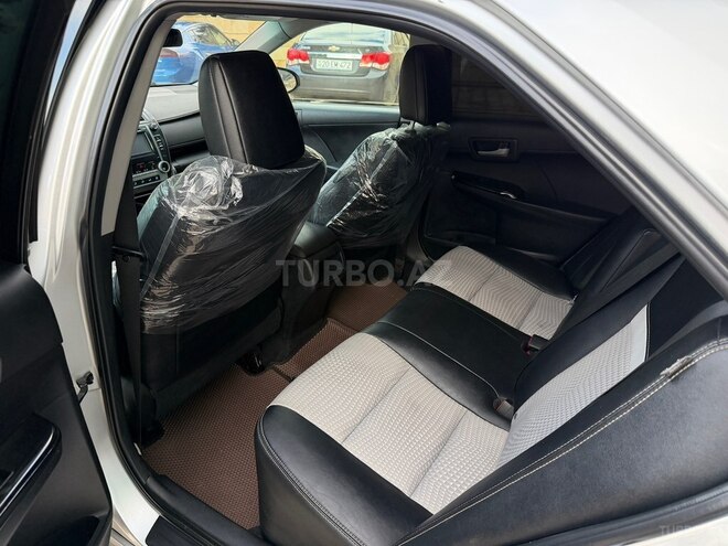 Toyota Camry-15