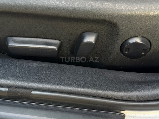 Toyota Camry-14