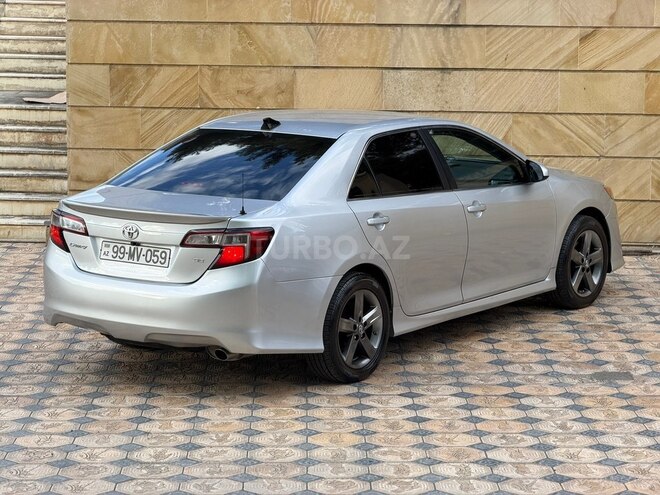Toyota Camry-10