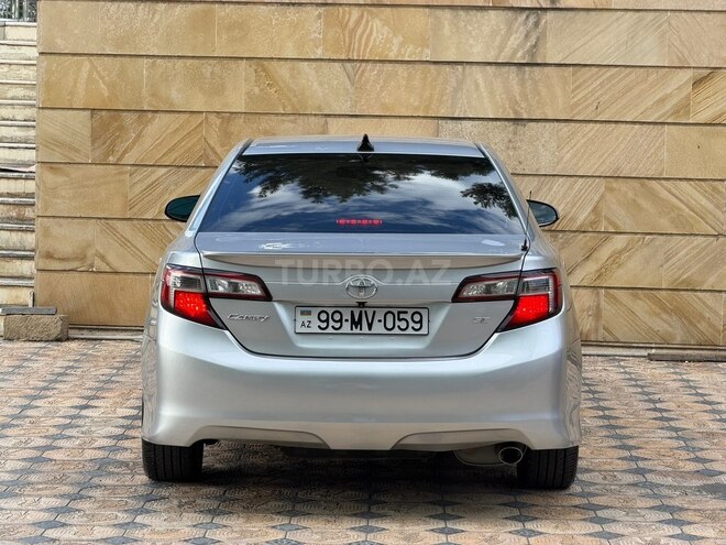 Toyota Camry-8