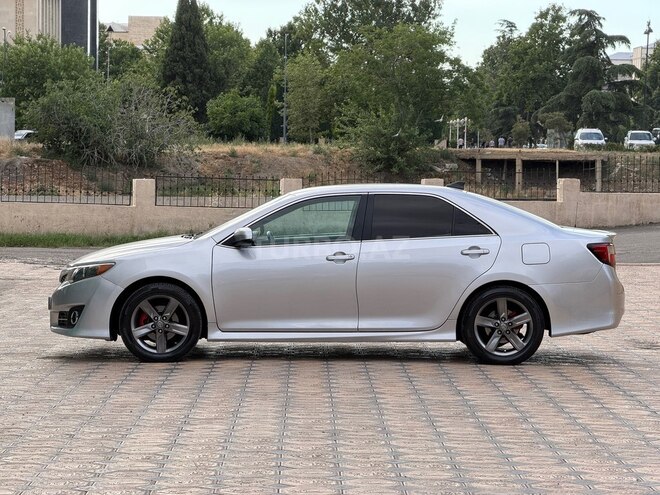 Toyota Camry-7