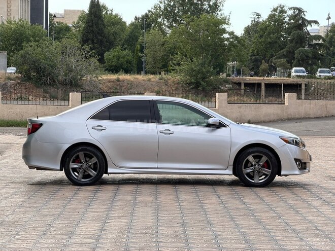 Toyota Camry-6